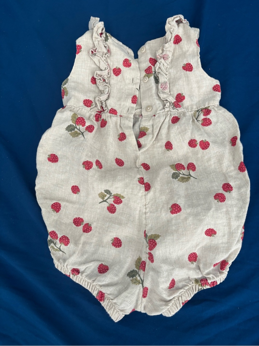 100 Linen Baby Romper with Raspberry Print - Picture 3 of 6